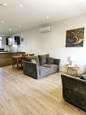 Central Shepparton Apartment 13